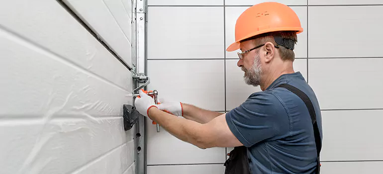 Garage Door Repair in Palm Beach Gardens