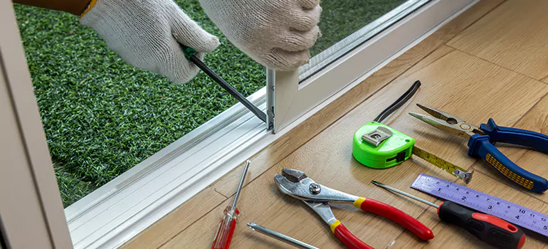 Window Hinge Repair in Palm Beach Gardens, FL